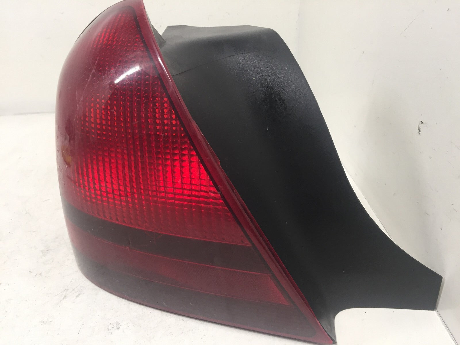 Tail light Damaged Lamp Left Driver Side LH Mercury Grand Marquis 2003-2011 OEM