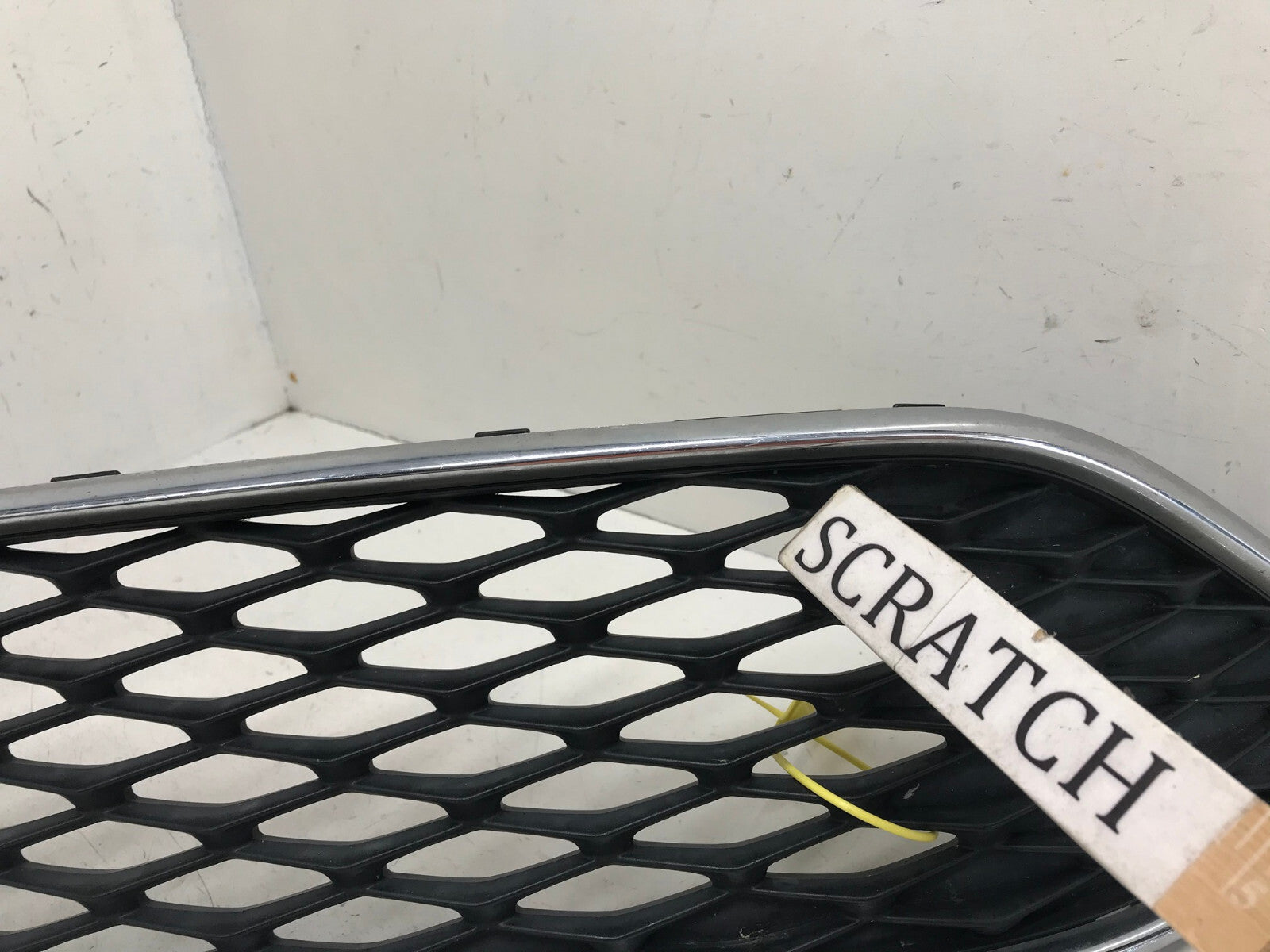 Grille Grill 2015 2016 2017 2018 Ford Focus F1EB-8200-BAW OEM
