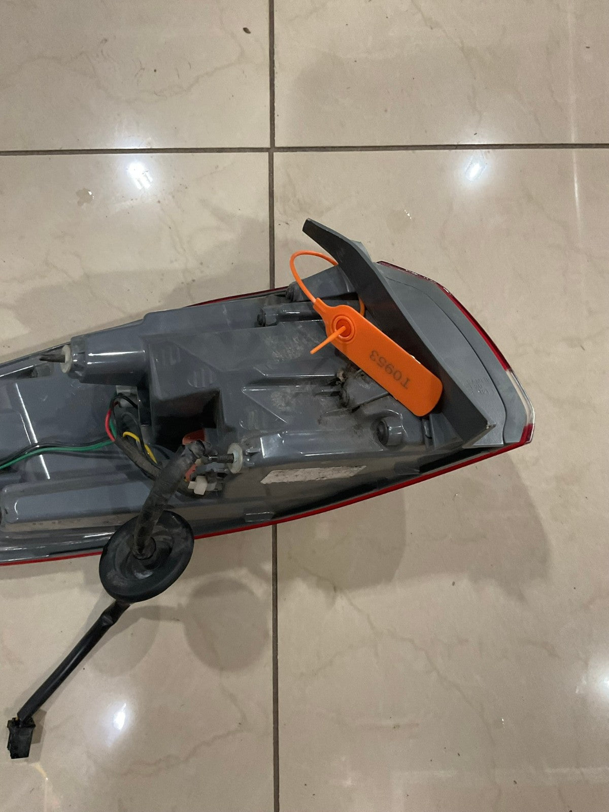 Tail light Right RH Passenger 2017 2018 Hyundai Elantra 92402-F30 OEM