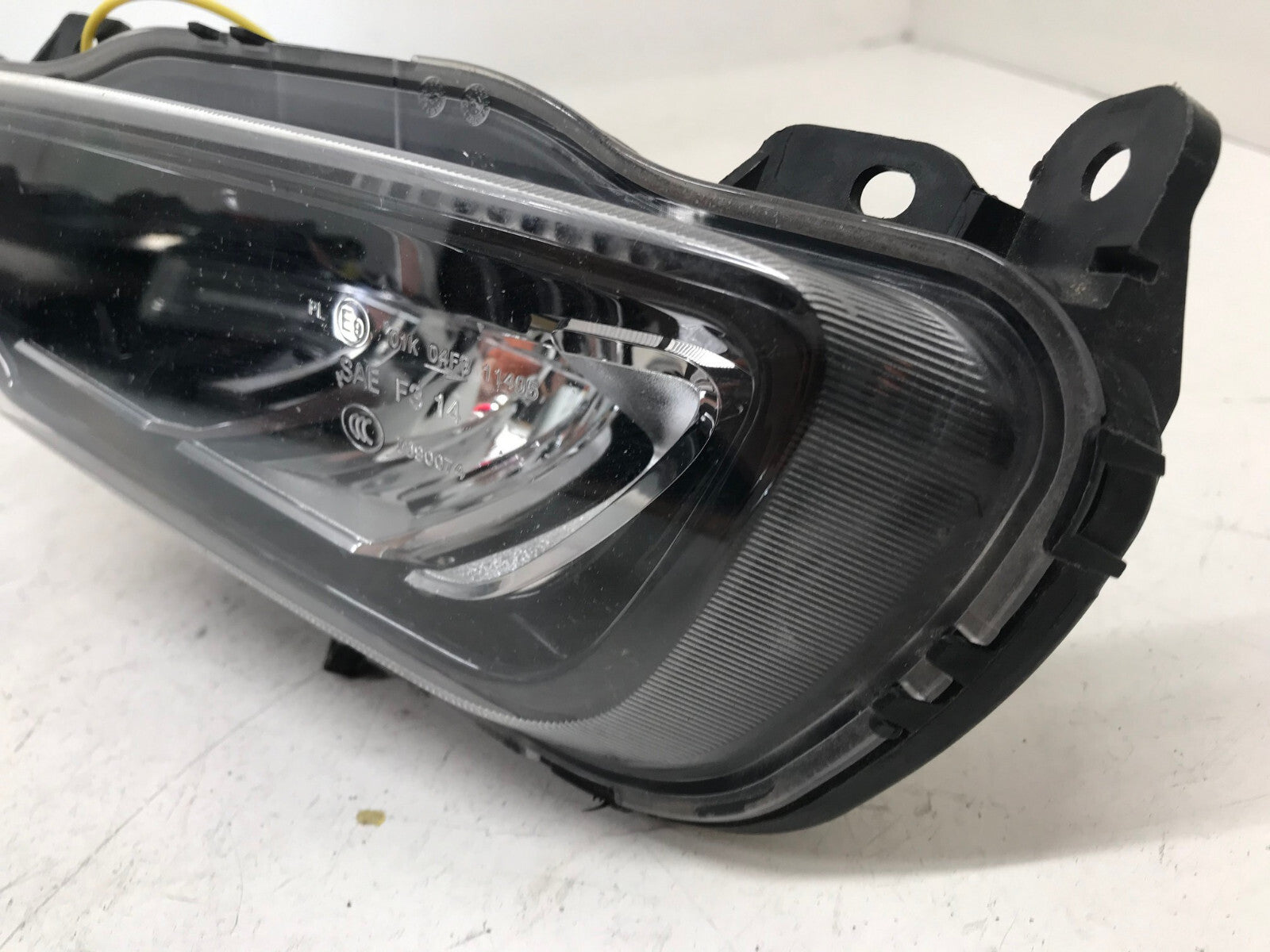 Fog light Damaged LED Left LH Driver Volvo XC90 2016 2017 2018 2019 31395865 OEM