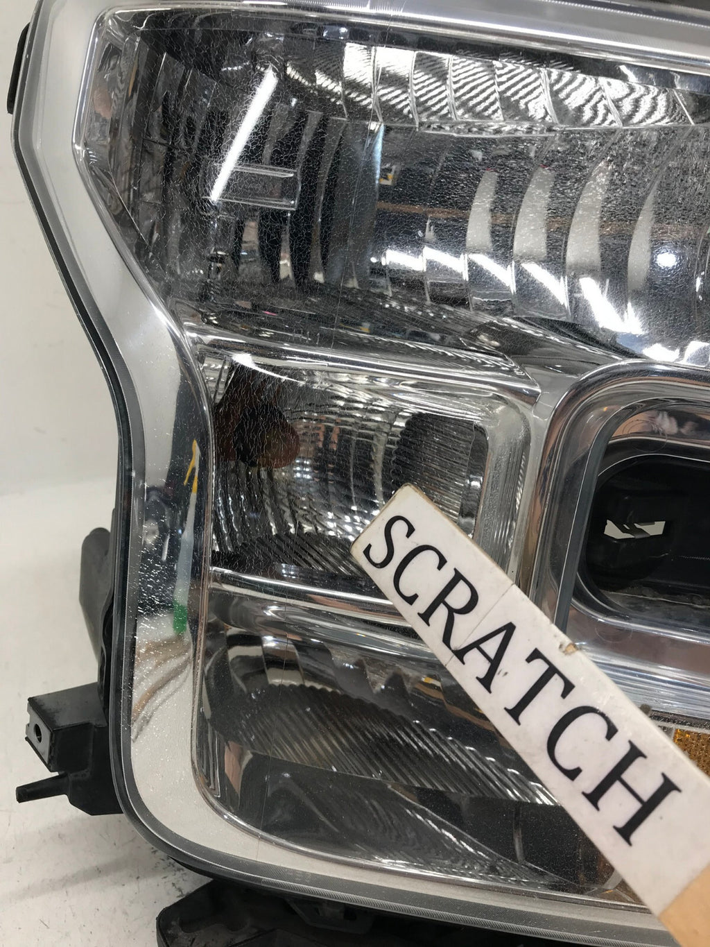 Headlight Damaged Halogen RH Passenger Ford F150 2015 2016 2017 FL34-13005-A OEM