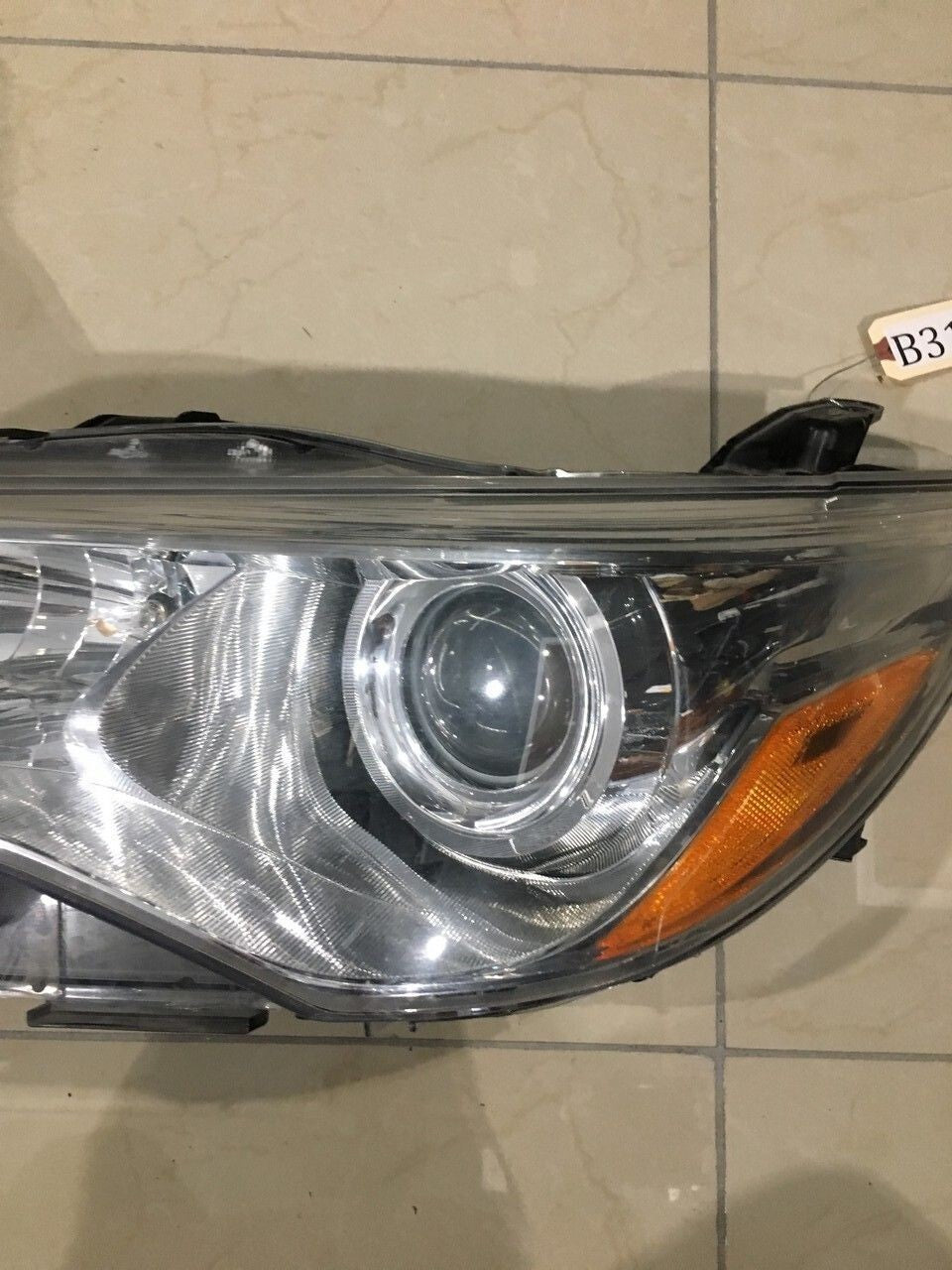 Halogen Headlight Damaged Left LH Driver Side Toyota Camry 2015 2016 Original