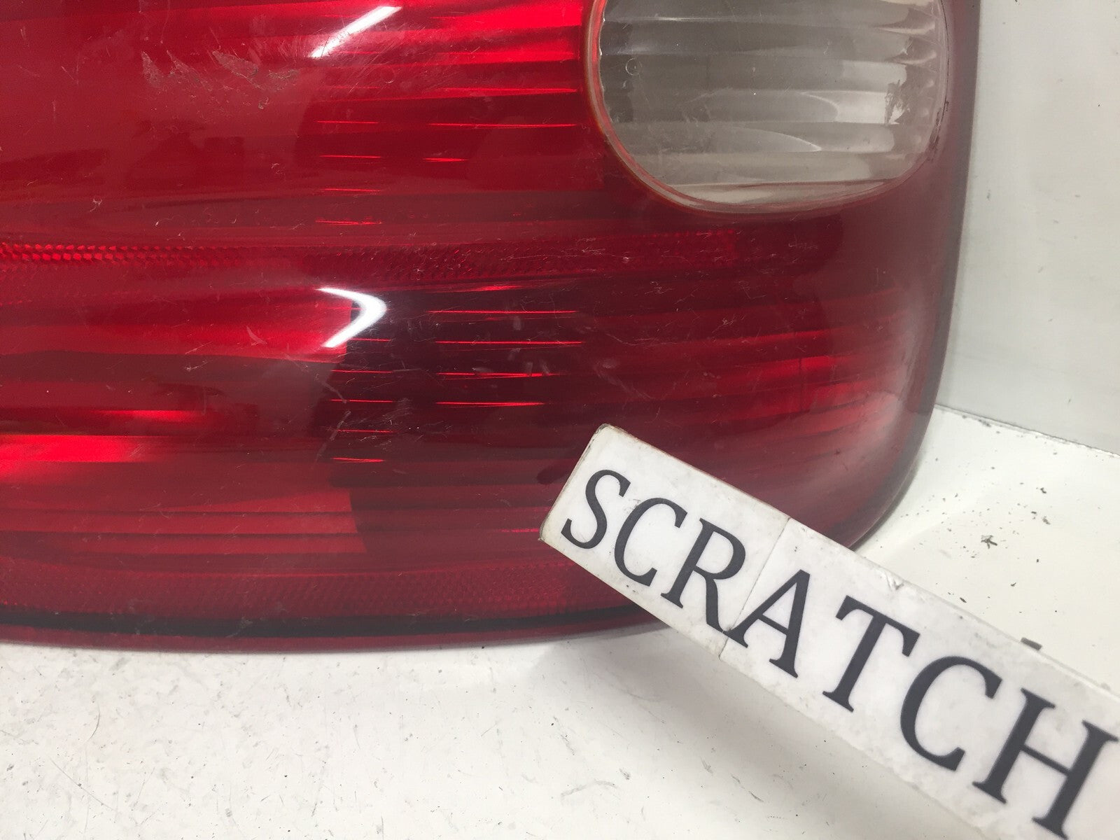 Tail light Damaged Lamp Rear Passenger RH Ford F150 97-00 F65Z-13404-BG OEM
