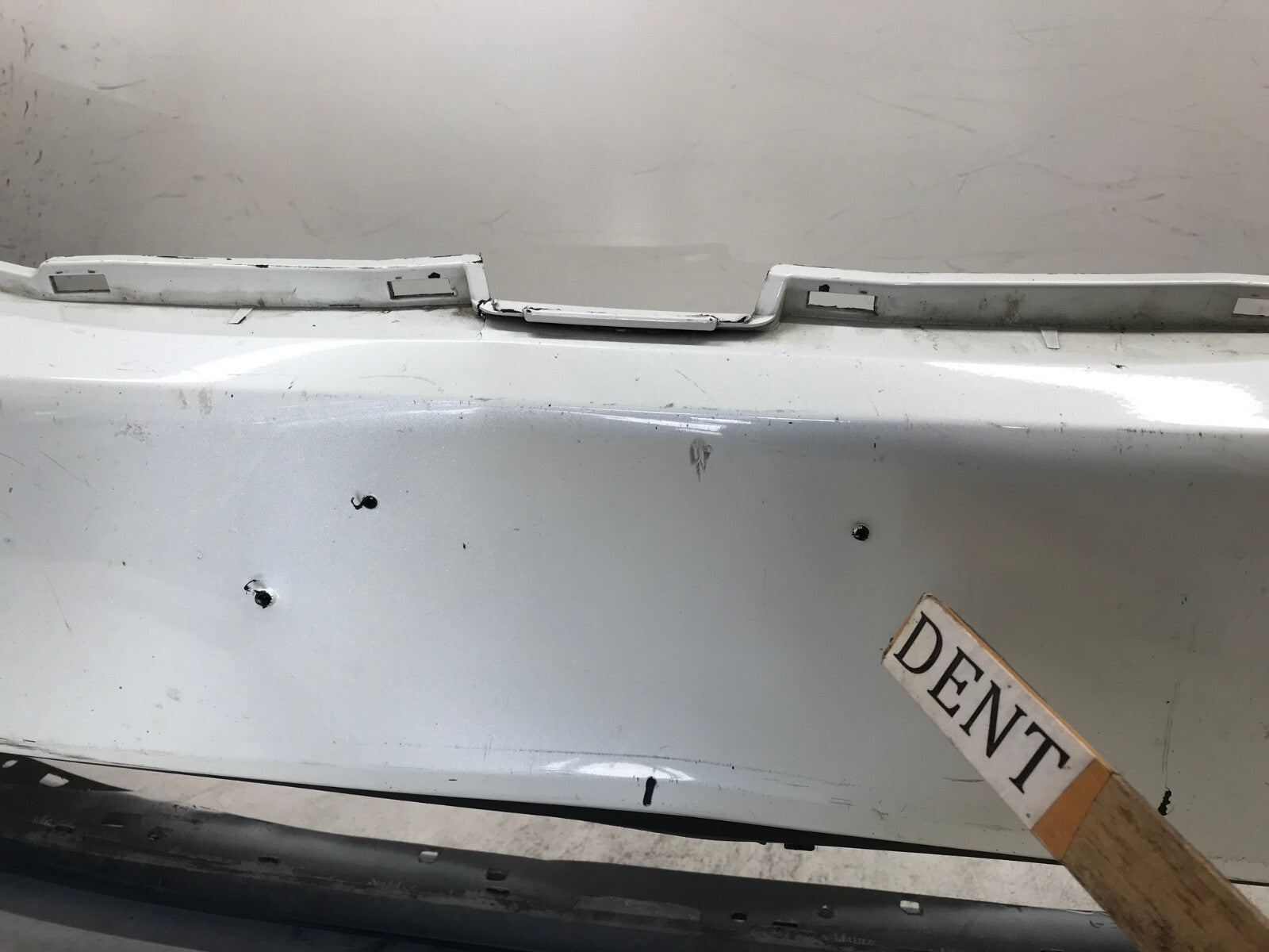 Front Bumper Cover White Nissan Murano S/SL/SV/Platinum 15-2018 62022-5AA0H OEM
