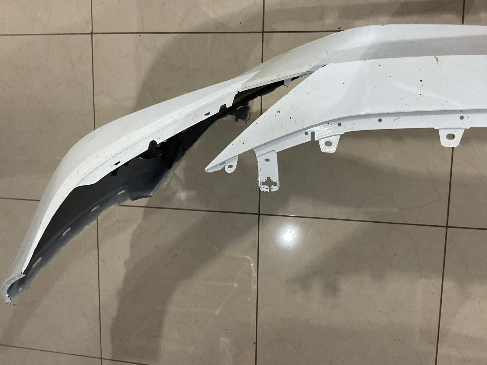 Front Bumper Cover White 2019-2022 Toyota RAV4 LE/XLE/Hybrid LE 52119+0R200 OEM