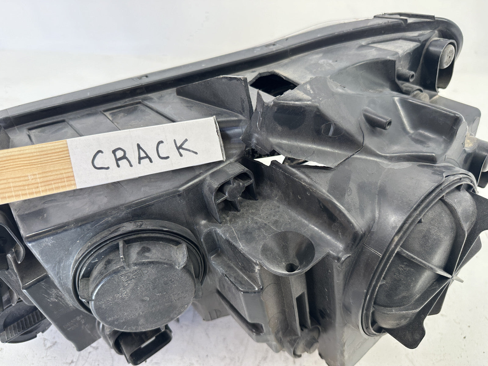 Headlight Damaged Right Passenger RH Chrysler 300 15-18 68196276AD OEM