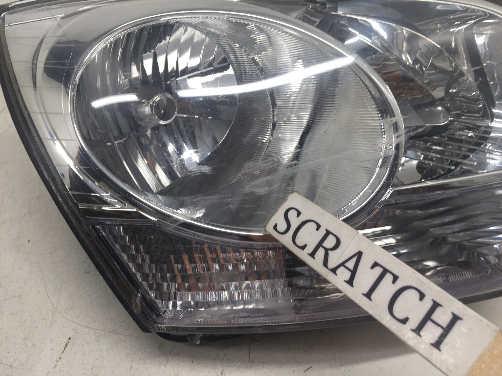 Headlight Damaged Right 2008-2010 Saturn Vue 12-2014 Captiva Sport 2503306 OEM