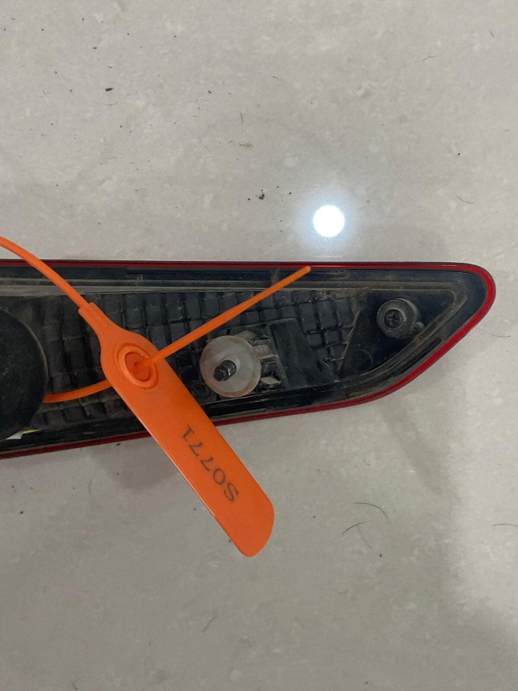 Tail light Damaged Right Passenger RH 2019-2020 Hyundai Elantra 92404-F3500 OEM