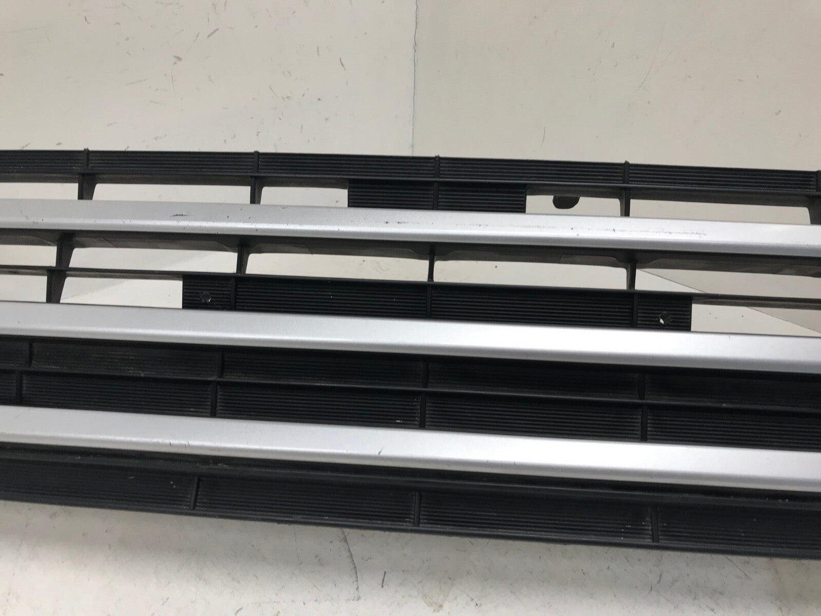 Grill Grille 2017-2019 Toyota Highlander Suv 53112-0E180 OEM