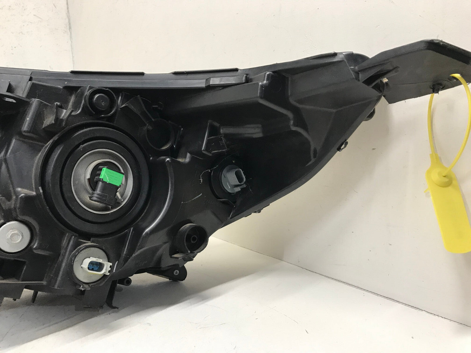 Headlight Damaged RH Passenger 2015 2016 Honda CRV CR-V 33100-T1W-A11 OEM