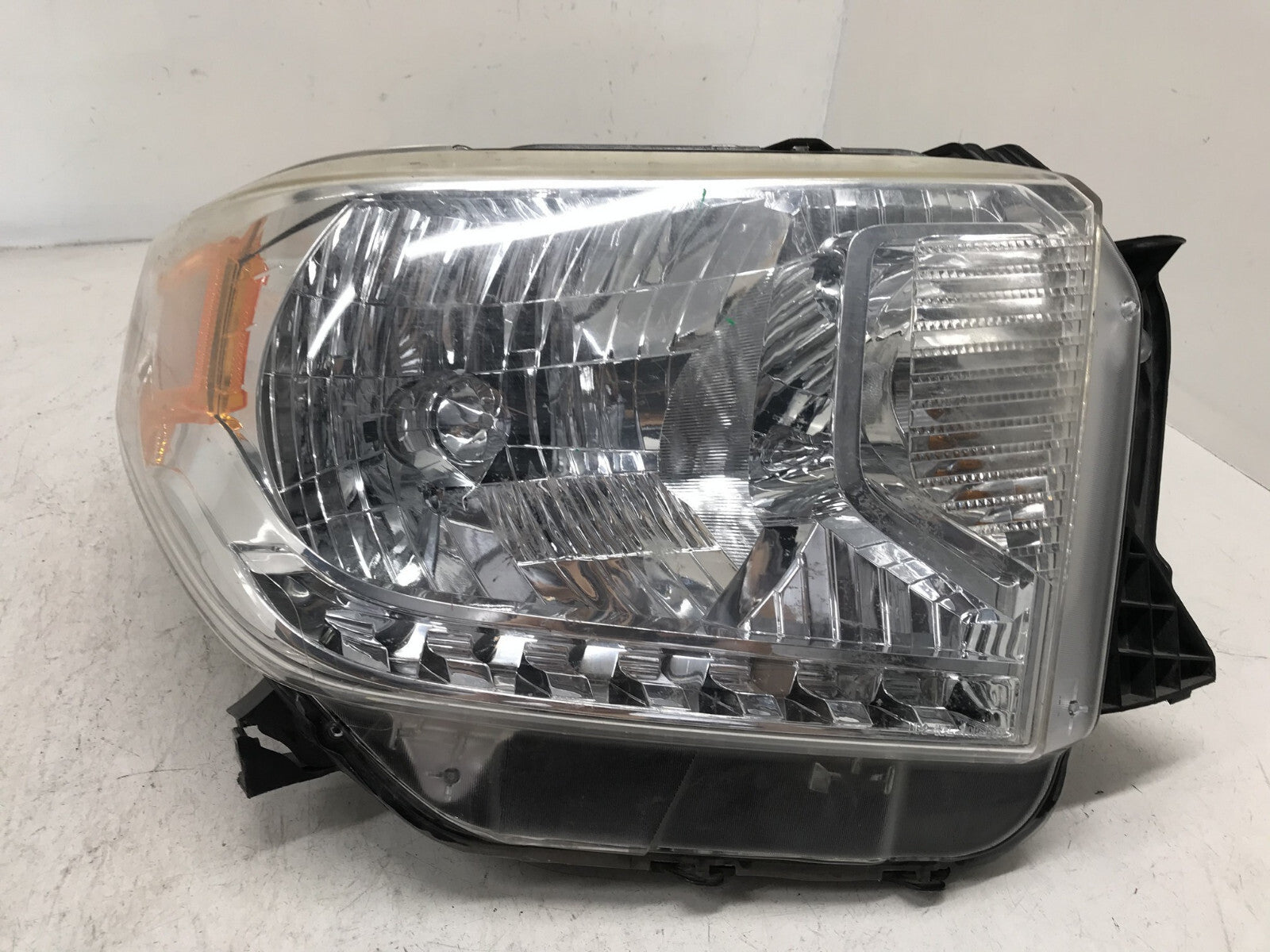 Head light Damaged Lamp Right Passenger RH Toyota Tundra 2014-2020 OEM3