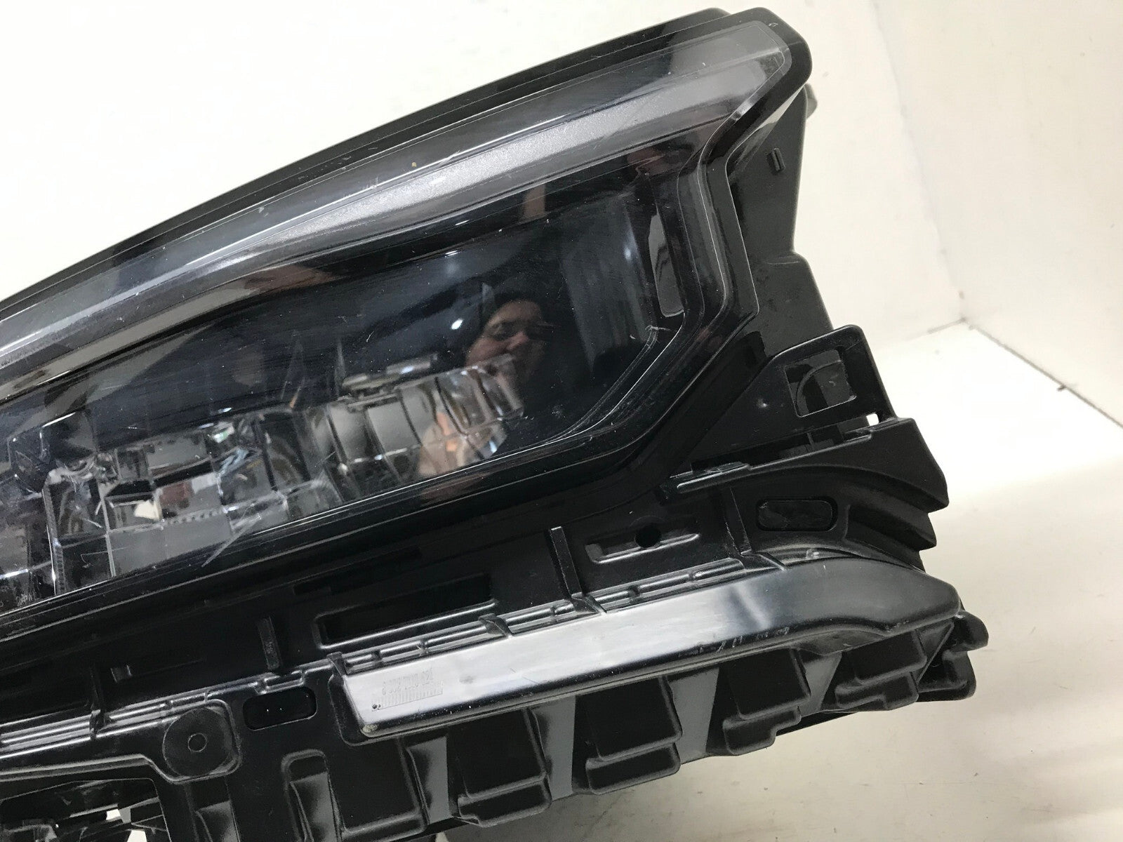 Headlight Damaged RH Right 2022-2023 Jeep Grand Cherokee Base LED 68584658AC OEM