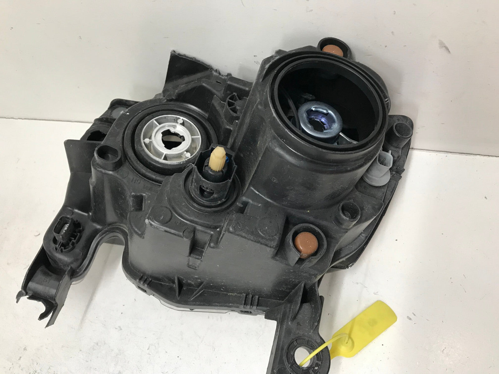 Headlight Damaged Halogen Right RH Jeep Grand Cherokee 17-2021 68266646AD OEM