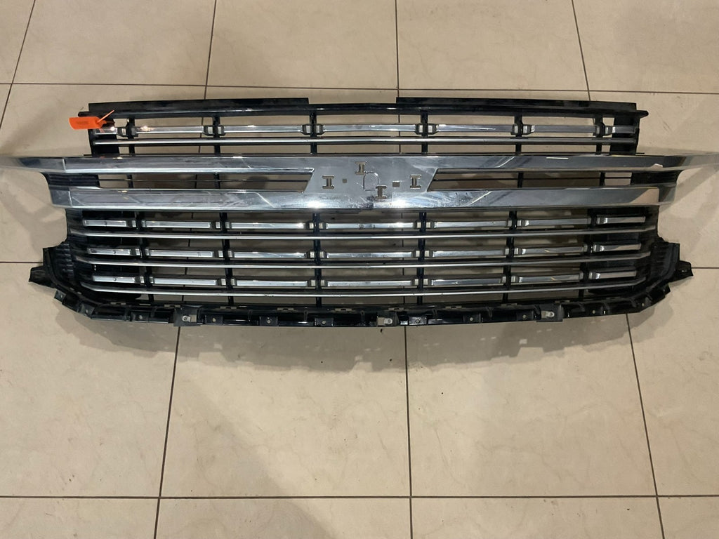 Grille Grill Black/Silver 2021-2022-2023-2024 Chevrolet Tahoe 32020088 OEM