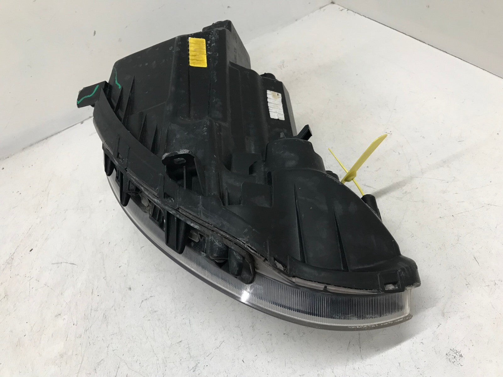 Headlight Damaged Halogen LH Driver Hyundai Accent 2015-2017 92101-1R710 OEM