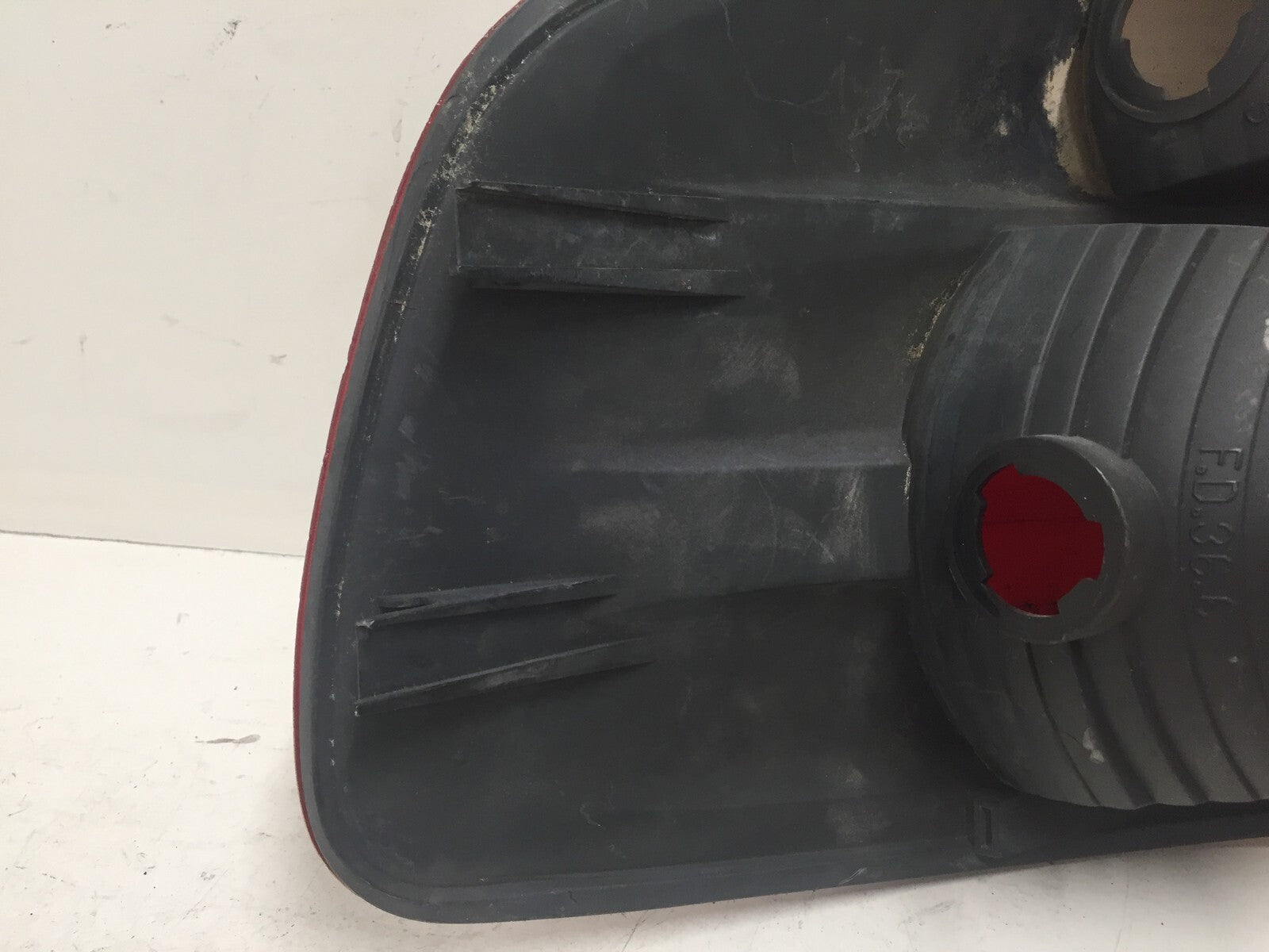 Tail light Damaged Damaged Right RH Ford F 150 2000-2004 YL3X-13440-A OEM