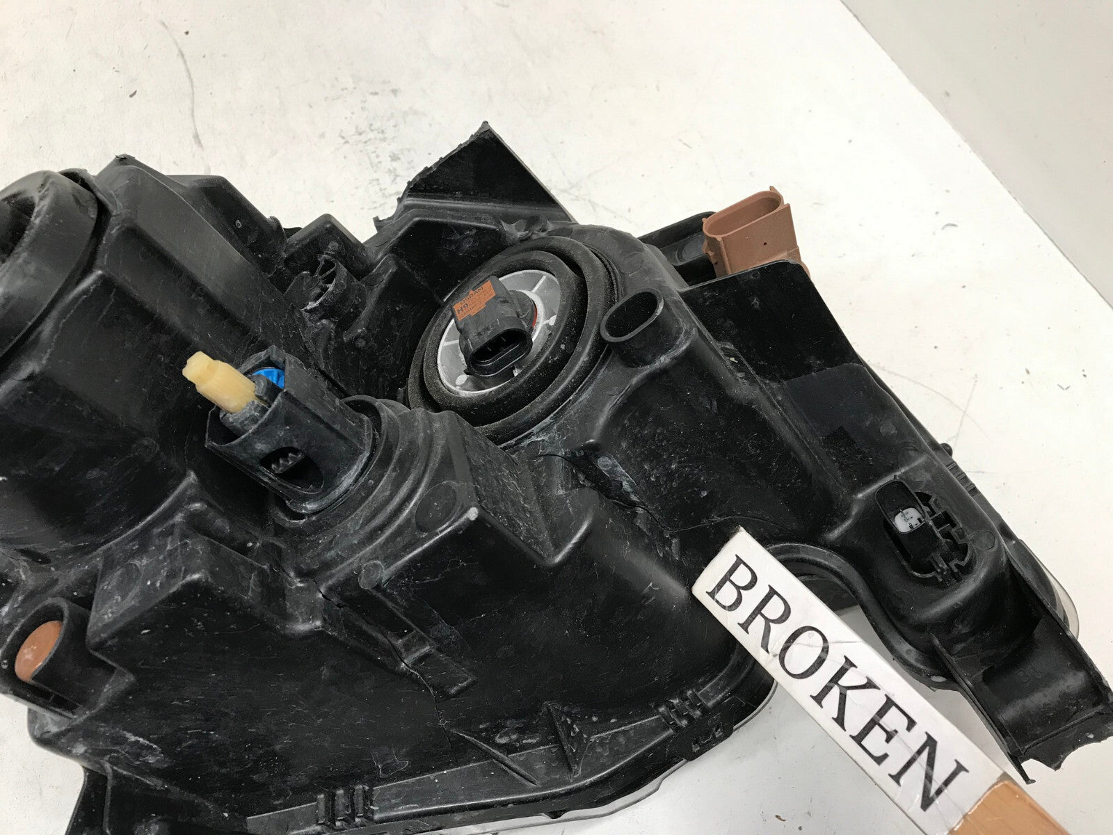 Halogen Headlight Damaged Driver LH Jeep Grand Cherokee 2017-2021 68266647AD OEM