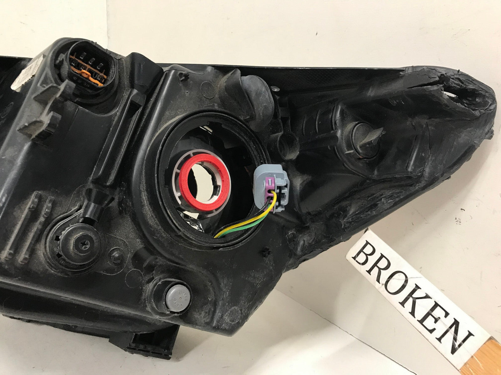 Headlight Damaged Right RH Passenger Kia Soul 2014-2017 92102-B2000 OEM