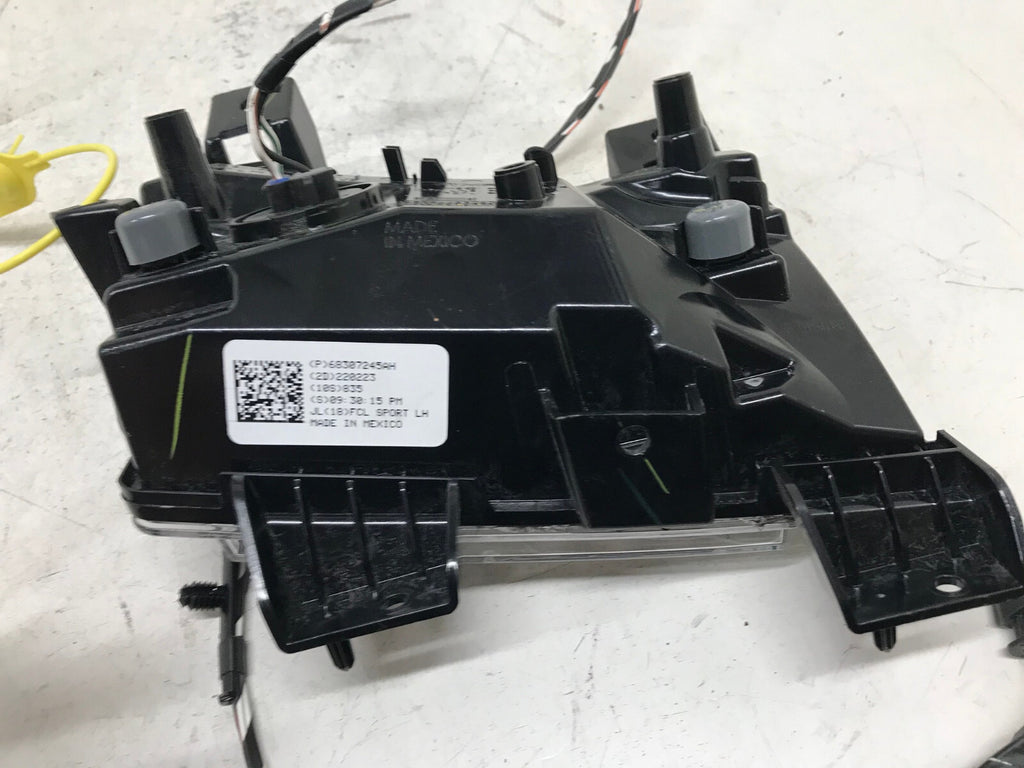 Parking light Damaged Lamp LH Driver Jeep Wrangler 2018-2023 68307245AH OEM