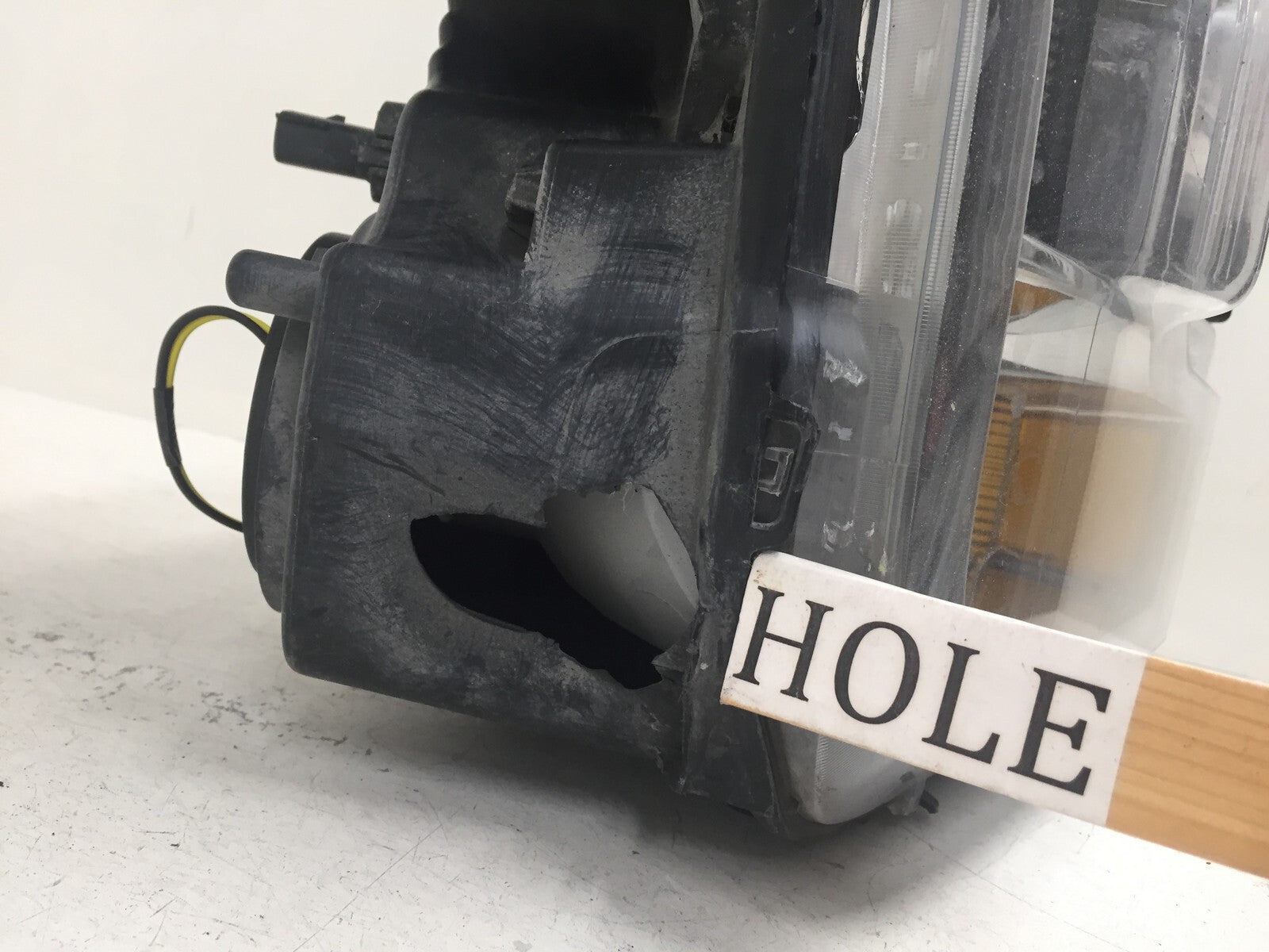 Halogen Headlight Damaged Passenger RH Ford F150 2015-2017 FL34-13005-A OEM
