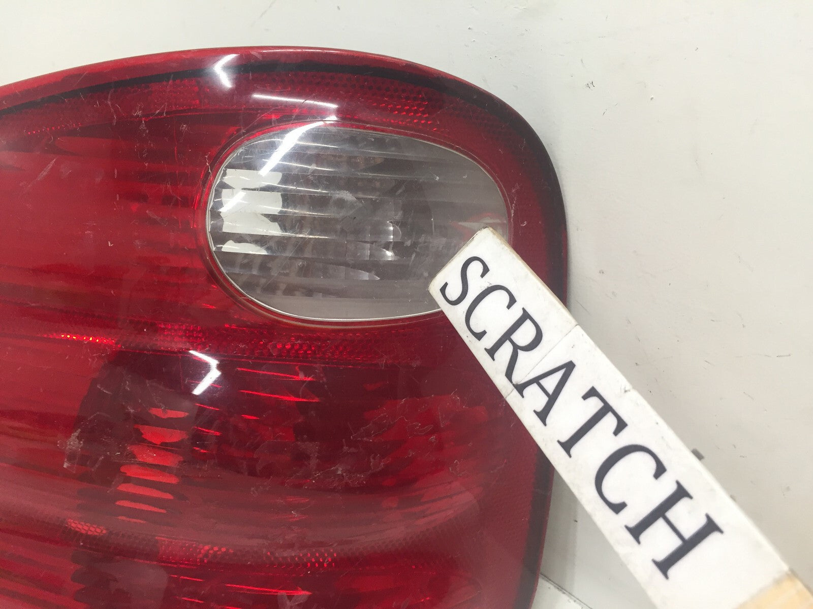 Taillight Damaged Tail Lamp Driver Rear Left LH Ford Pickup Truck F150 00-04 OEM