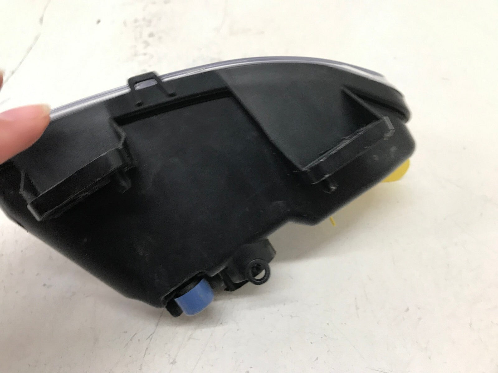 Fog light Damaged LH Driver  Dodge Ram 1500 2500 3500 19-21 2022 68477195AA OEM