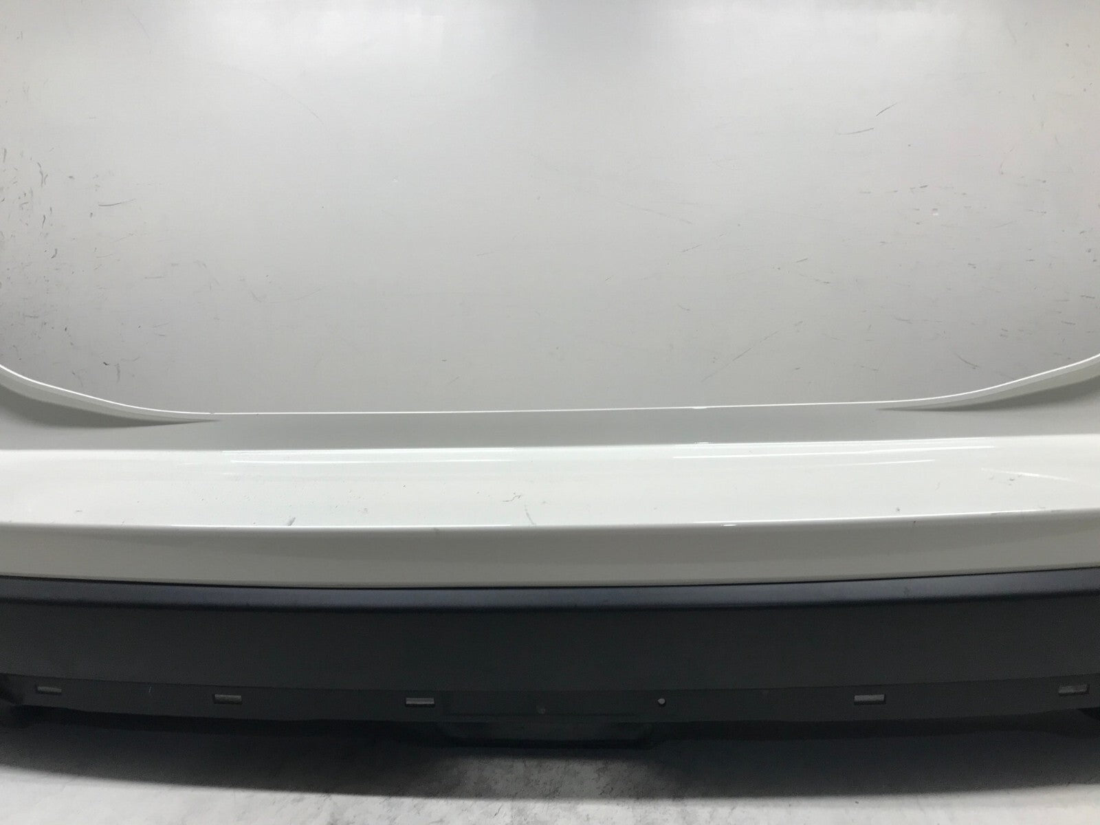 Rear Bumper Cover White Nissan Rogue S SL SV SV Hybrid 17 18 85022-6FL0H OEM
