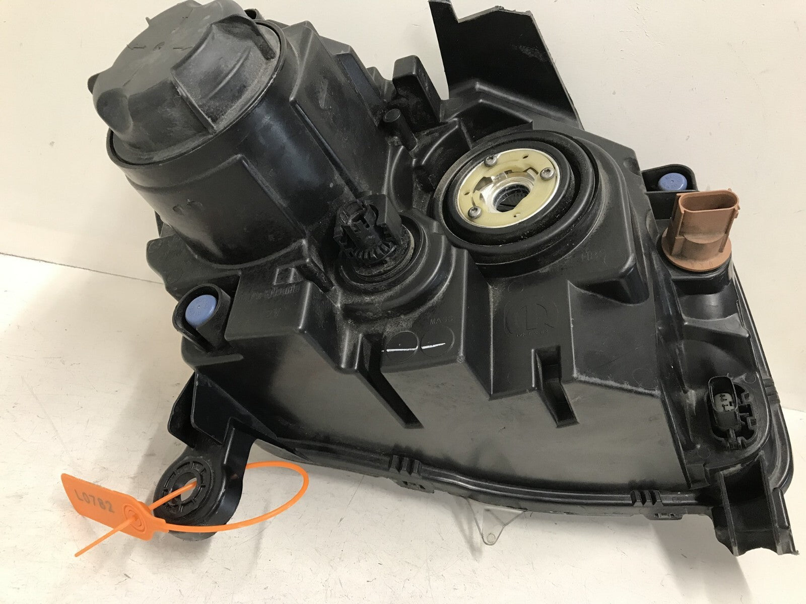Halogen Headlight Damaged Driver LH Jeep Grand Cherokee 2014-2016 68110997AD OEM