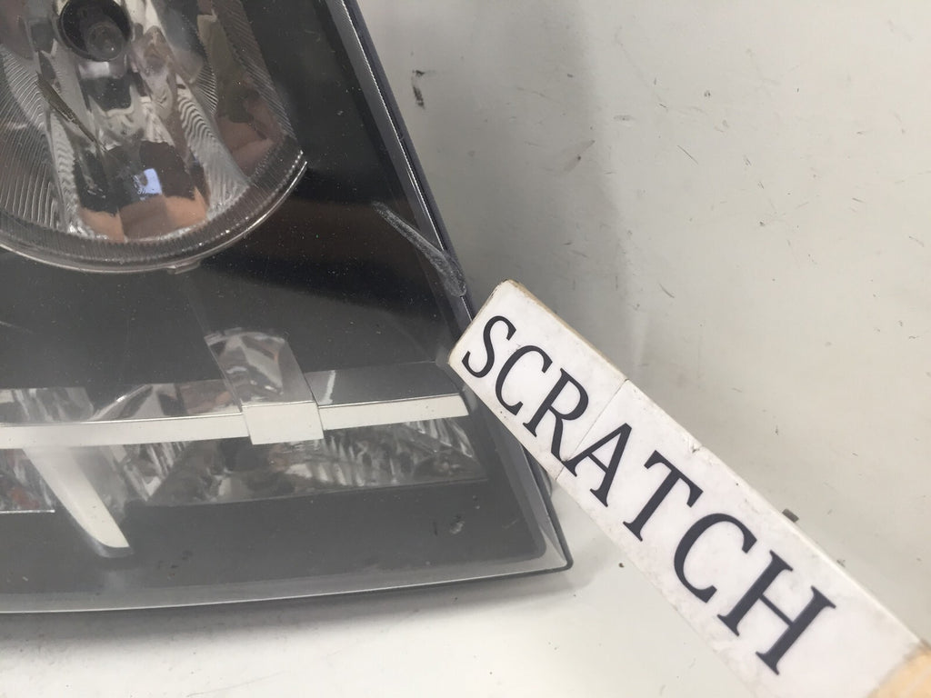 Headlight Damaged Right RH Chevy Suburban Tahoe Avalanche 2007-2014 20760579 OEM