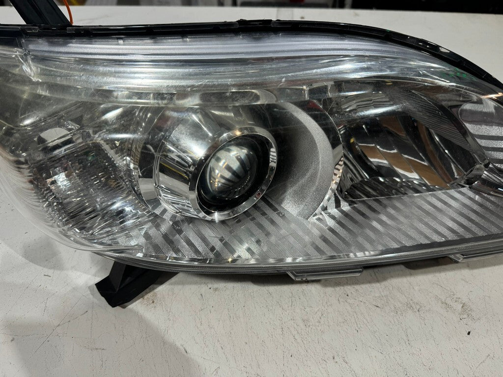 Headlight Damaged 2011-2019 Toyota Sienna Right RH Passenger 3457NAK-CF OEM