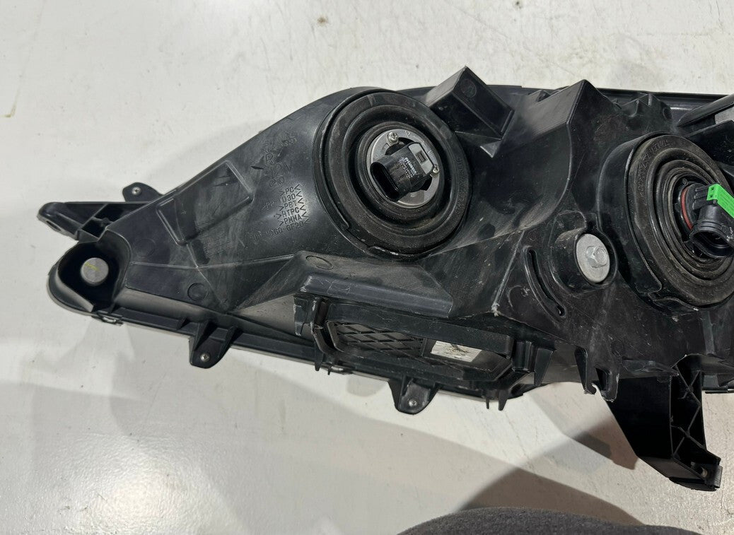 Headlight Damaged 2011-2019 Toyota Sienna Right RH Passenger 3457NAK-CF OEM