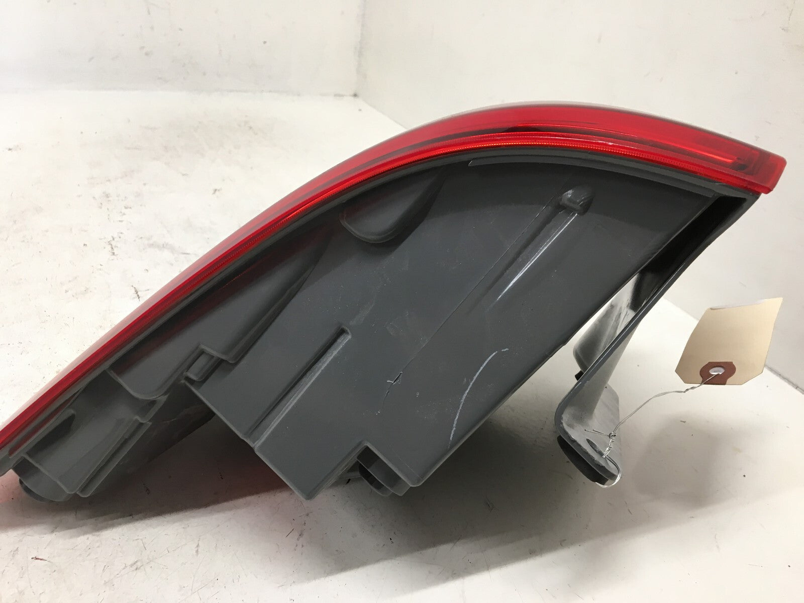 Tail light Damaged Right Passenger RH Jeep Grand Cherokee 14-17 P68217432AE OEM