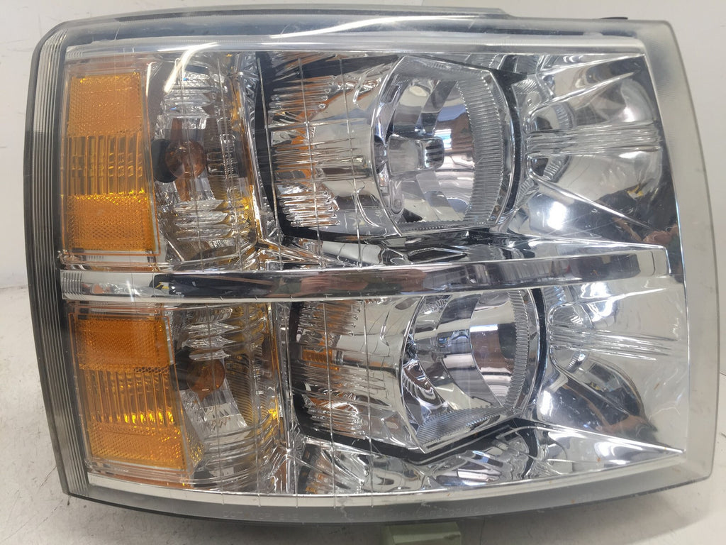 Headlight Damaged Headlamp Passenger RH Chevy Silverado Pickup Truck 07-14 OEM