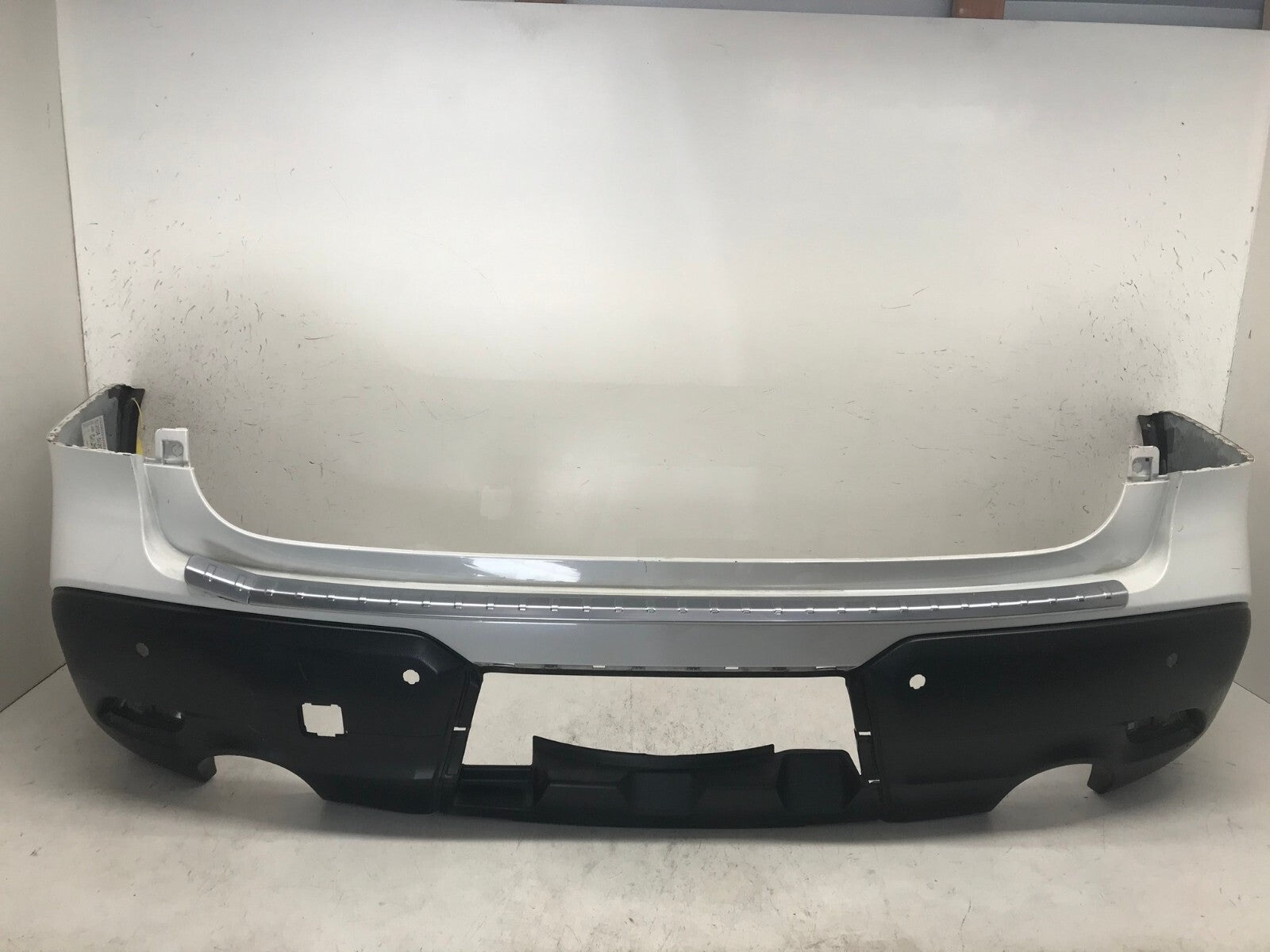 Rear Bumper Cover Subaru Ascent Base/Lted/Premium w/Sensor Hole White 19-21 OEM