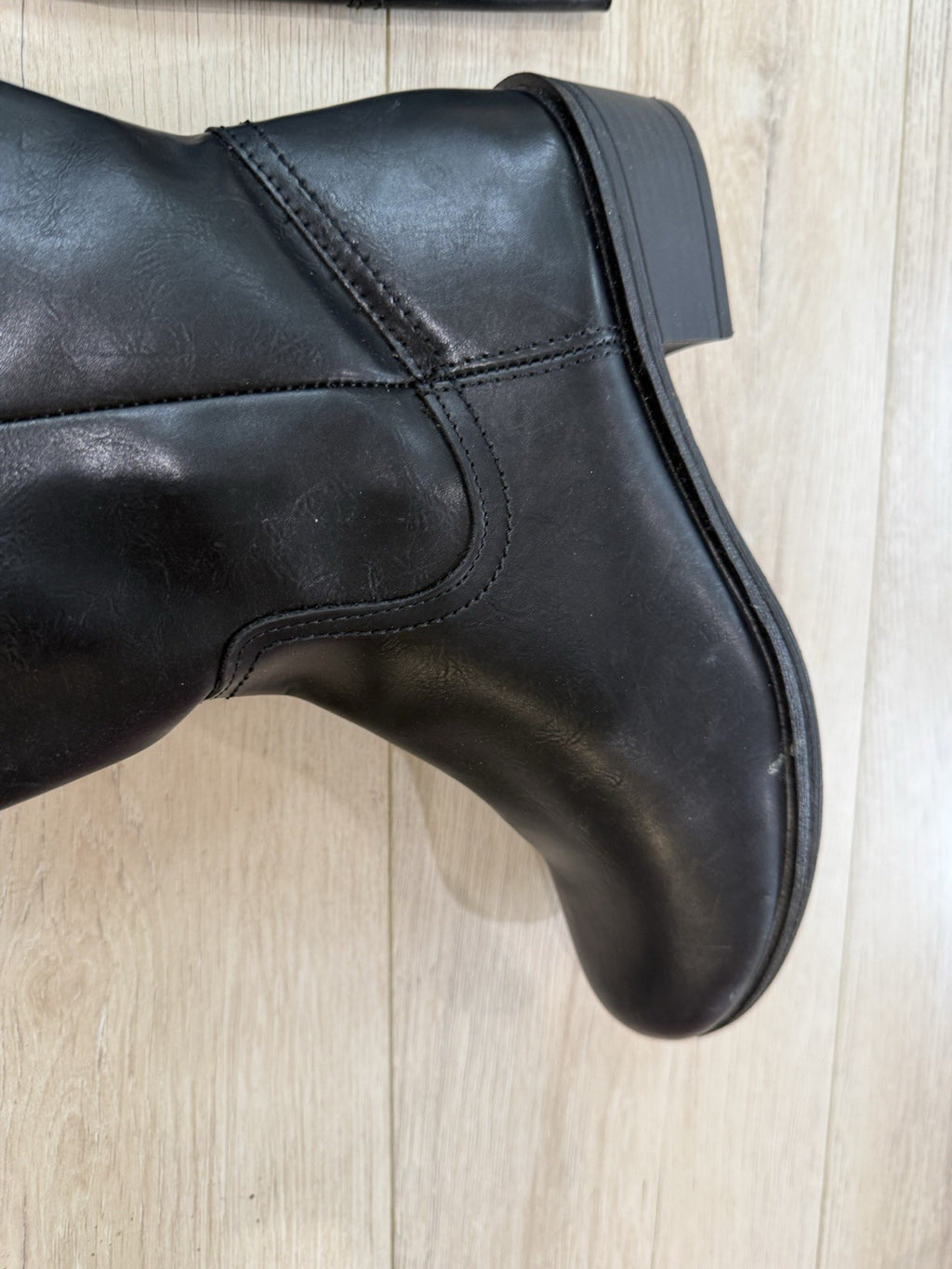St. John’s Bay Women’s Size 8m Black Boots