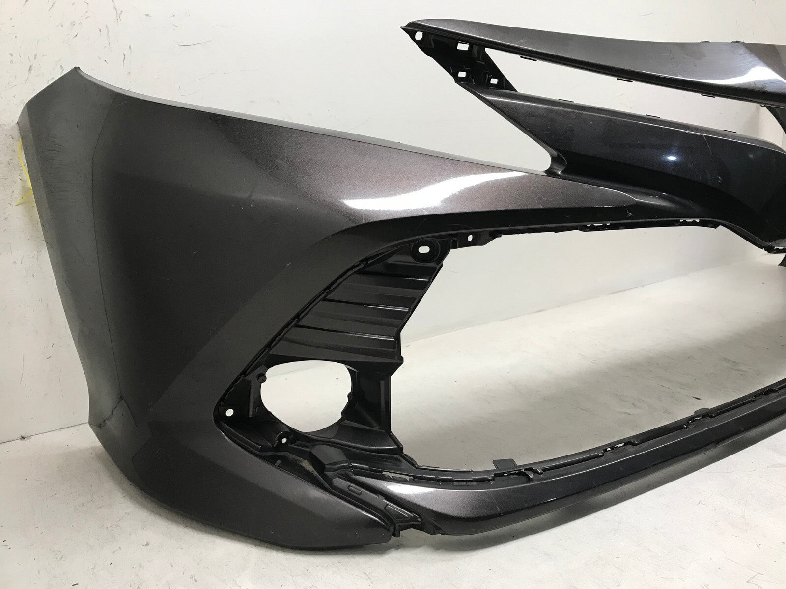 Front Bumper Cover Toyota Camry LE/XLE/Hyb LE/Hybr XLE 4X7 2018 52119-06D90 OEM3