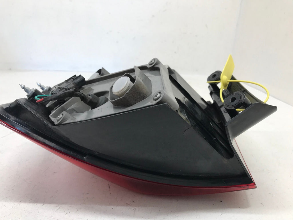 Tail light Damaged LH Driver 07-09 Acura MDX 33551-STX-A01 OEM