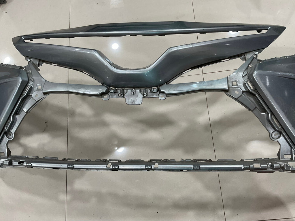 Front Bumper Cover Silver Toyota Camry SE XSE Hybrid SE 18-2020 52119-06E20 OEM
