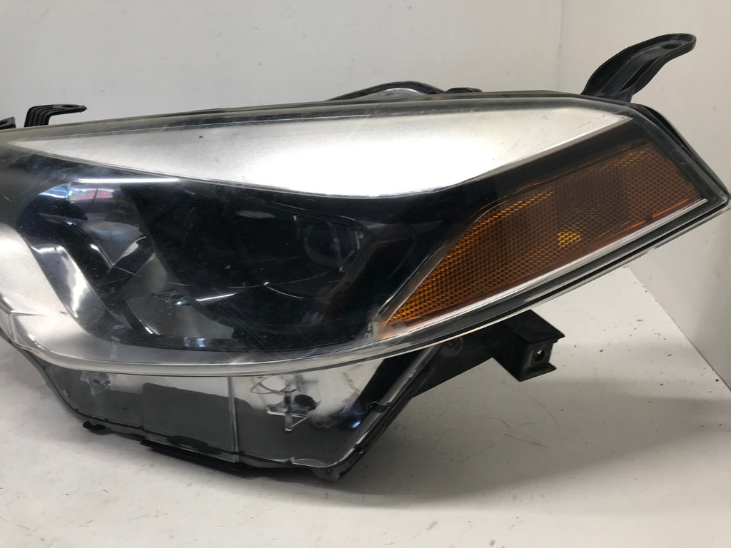 Headlight Damaged Left Driver LH Toyota Corolla 2014 2015 2016 8111002E60 OEM