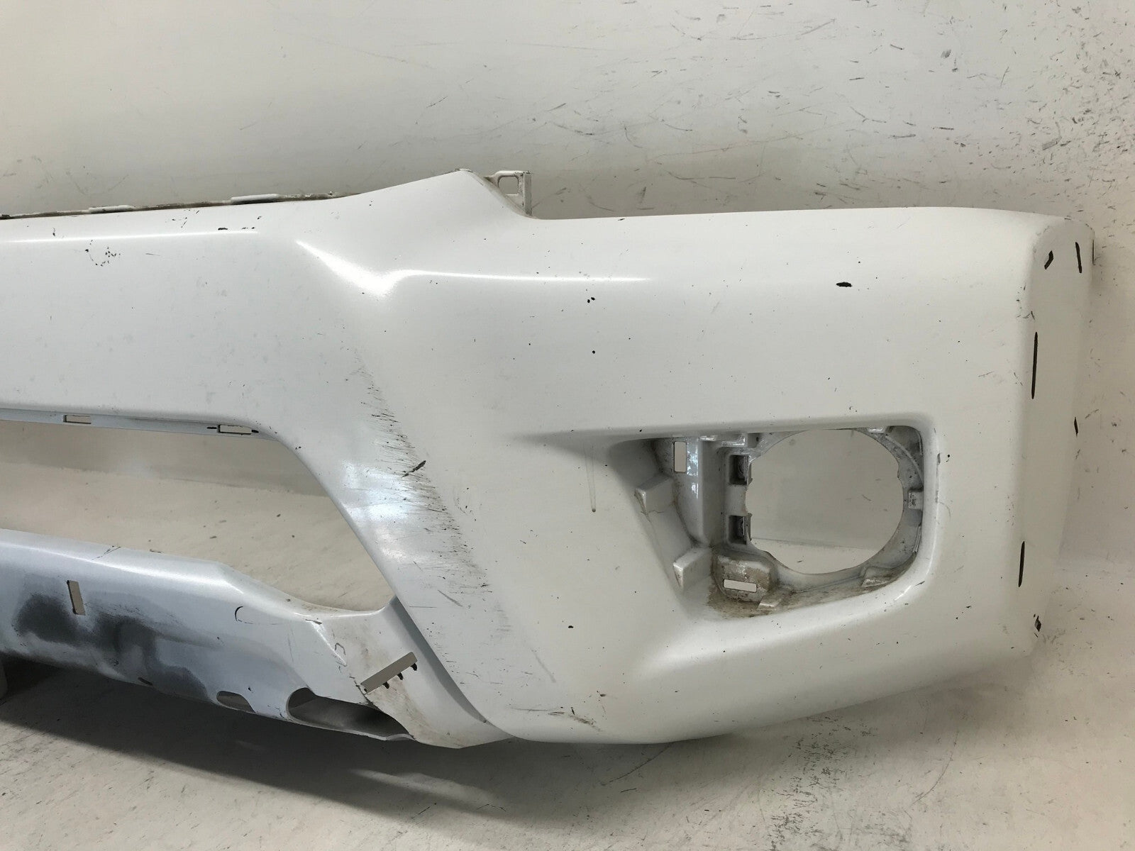 Front Bumper Cover White Toyota Tacoma Base/Prerunner 2012-2015 52119-04060 OEM