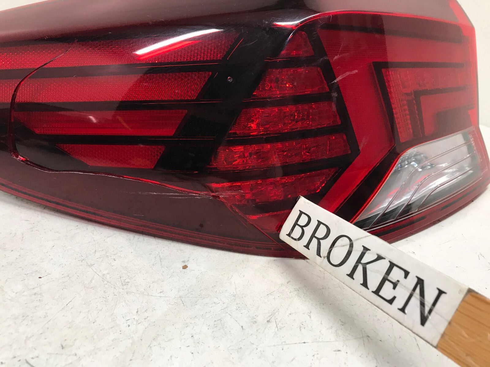 Tail light Damaged LH Driver 19-20 Elantra Sedan Sport/Limited 92401-F2610 OEM