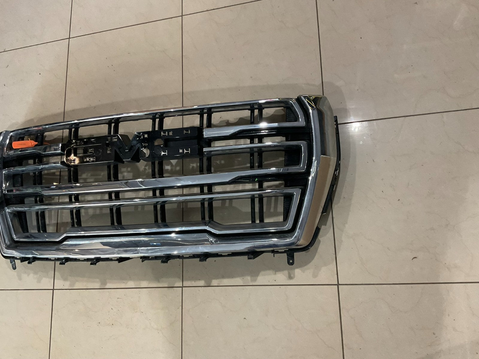 Grille Grill Silver 2021-2024 GMC Yukon 84835787 OEM