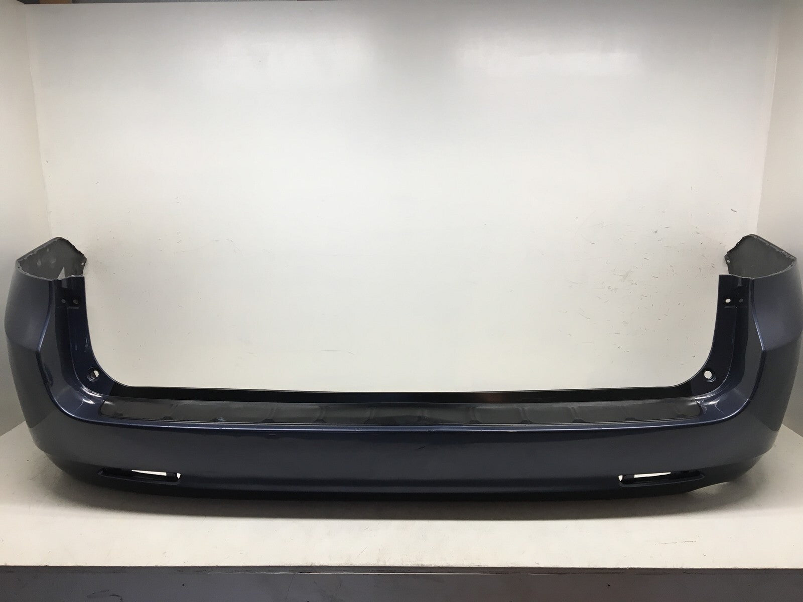 Rear Bumper cover Toyota Sienna Base Limited LE XLE L w/o Sensors 2011-2018 OEM