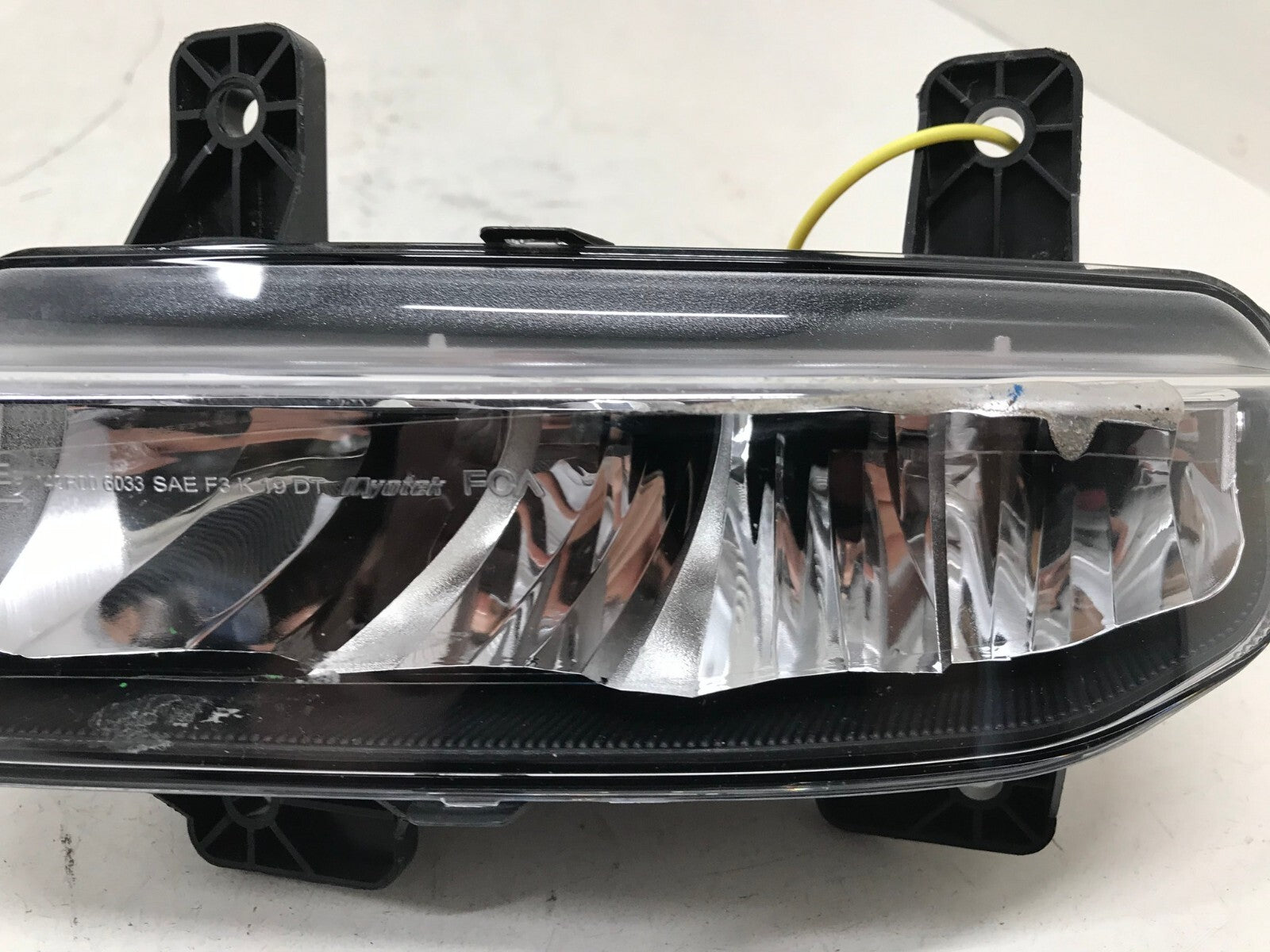 Fog light Damaged LH Driver  Dodge Ram 1500 2500 3500 19-21 2022 68477195AA OEM
