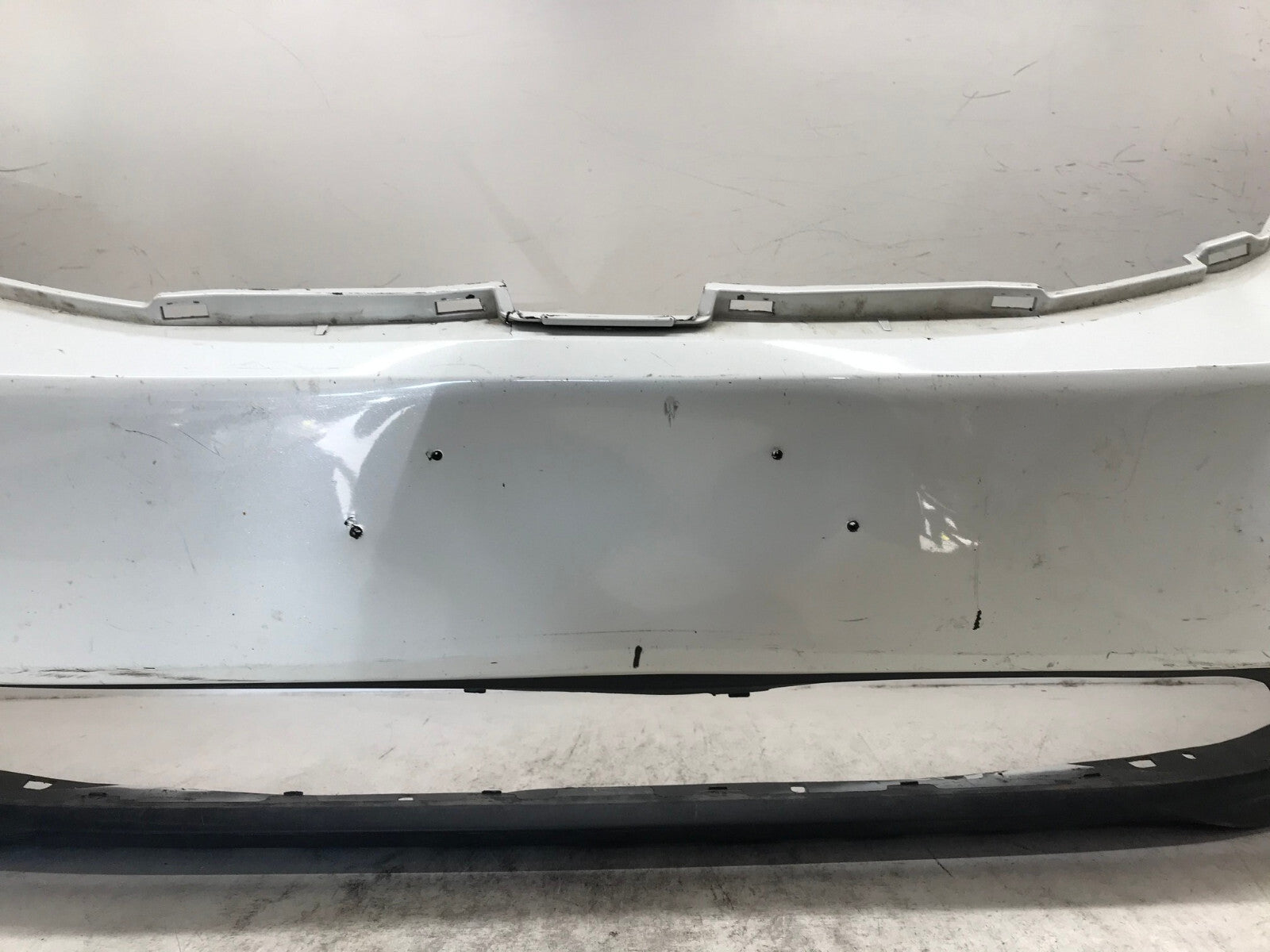 Front Bumper Cover White Nissan Murano S/SL/SV/Platinum 15-2018 62022-5AA0H OEM