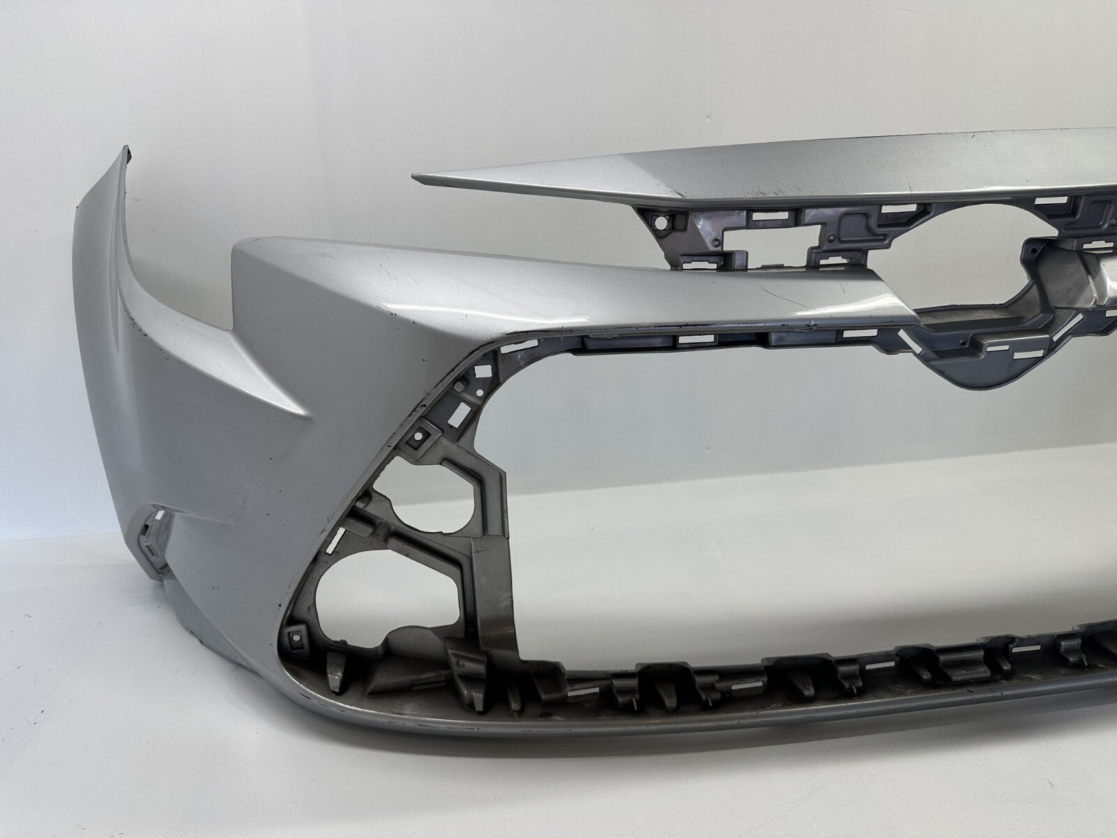 Front Bumper Cover Gray Toyota Corolla Sedan L/LE/XLE/Hyb 20 21 52119-12G00 OEM
