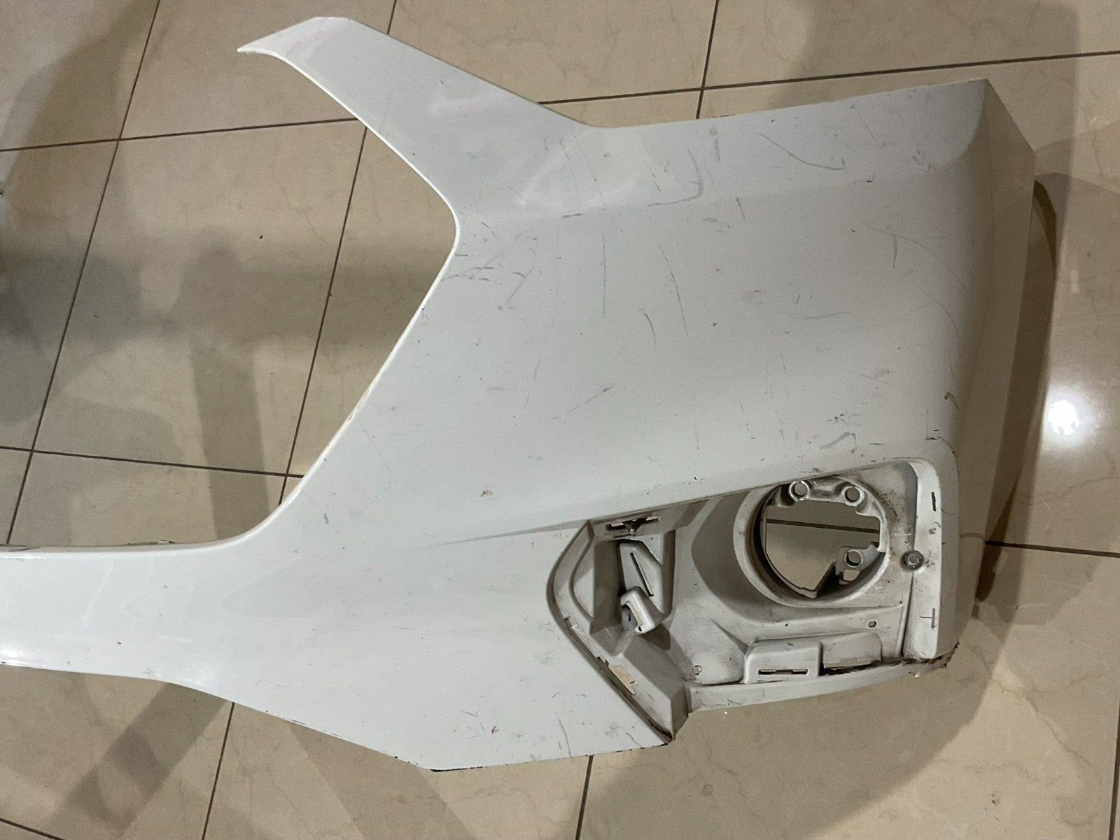 Front Bumper Cover White 2018-2021 Chevrolet Traverse 23234804 OEM