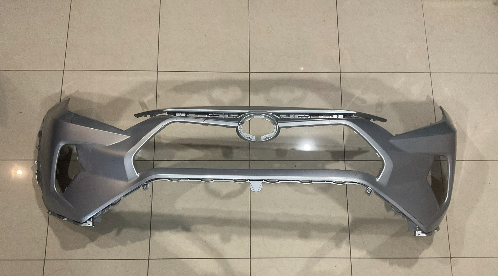 Front Bumper Cover Silver 2019-2021 Toyota RAV4 LE/XLE/Hybrid LE 52119 0r200 OEM