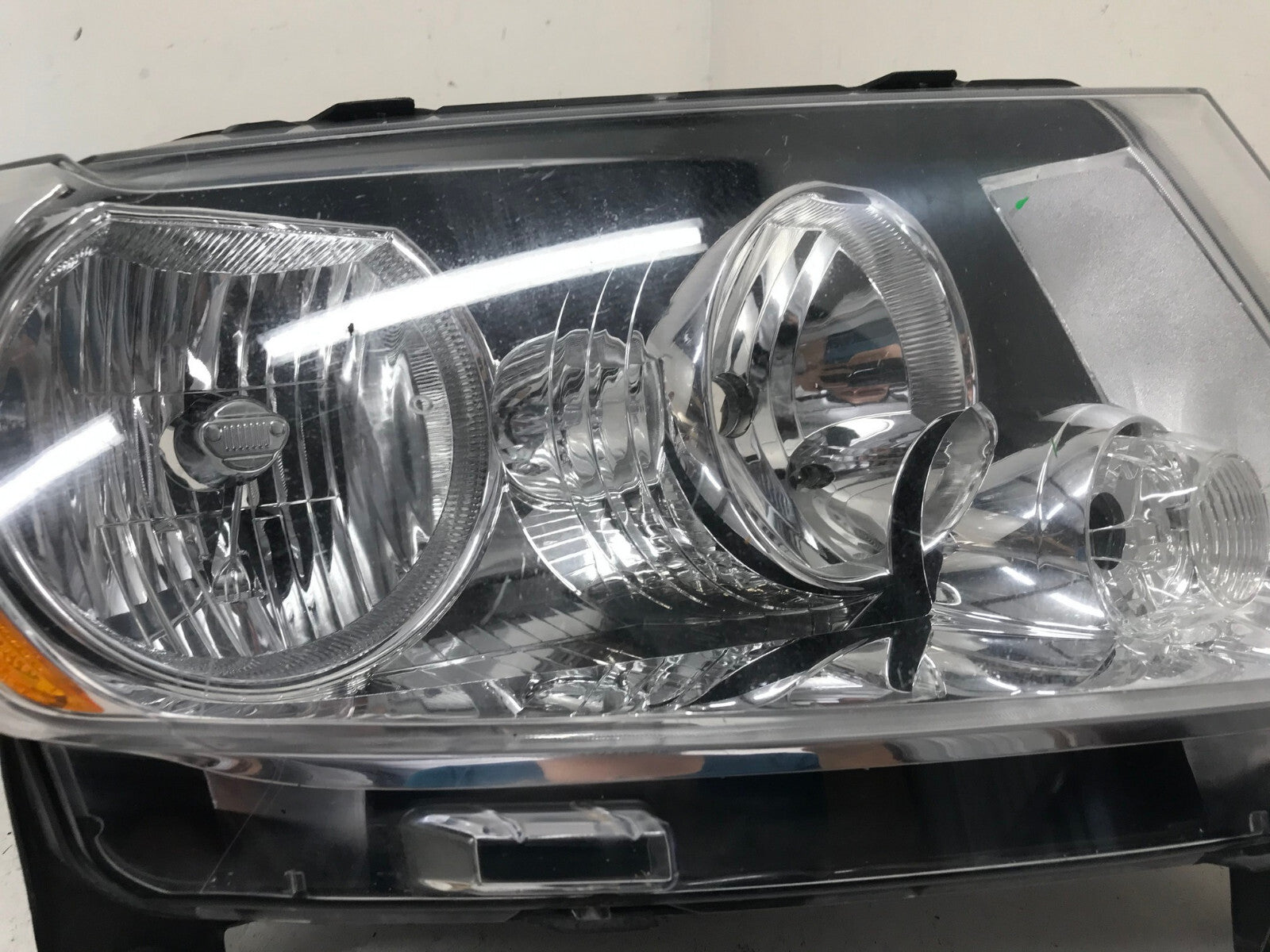 Headlight Damaged Passenger RH Jeep Grand Cherokee 2011 2012 2013 55079378AE OEM