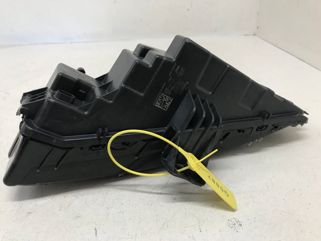 Fog light Damaged LH Driver  Jeep Grand Cherokee 2022 68465141AC OEM